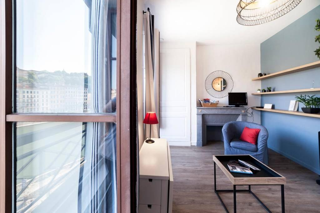 Vieux Lyon Avec Vue Sur La Saone Ail Apartment Luaran gambar